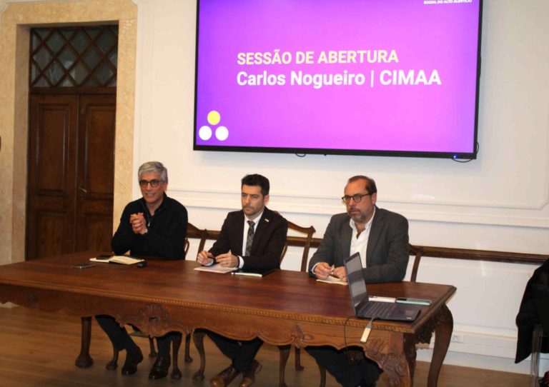 Apresentação do Centro de Inovação Social do Alto Alentejo no auditório da CIMAA